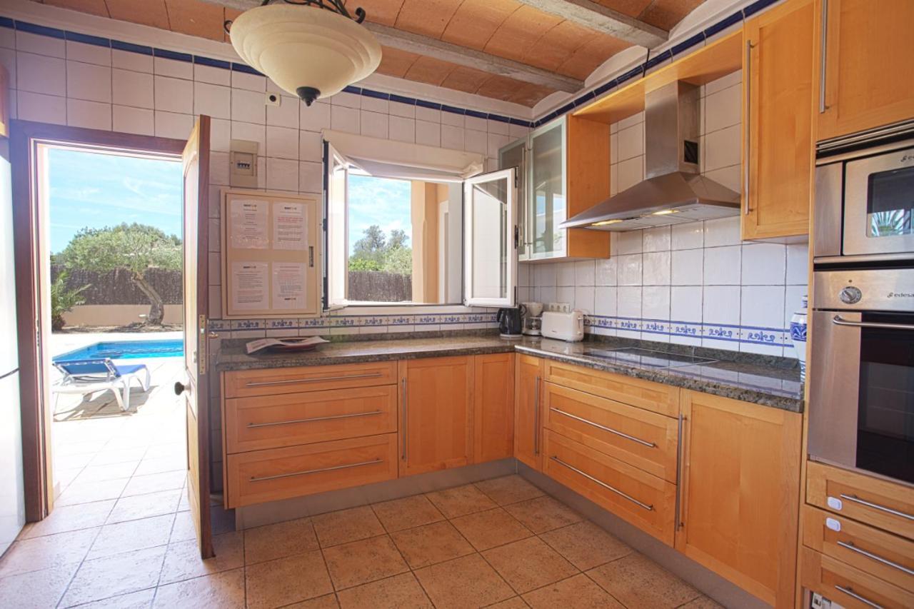 Villa Tom Is Near To Playa Den Bossa Sant Jordi de ses Salines 外观 照片