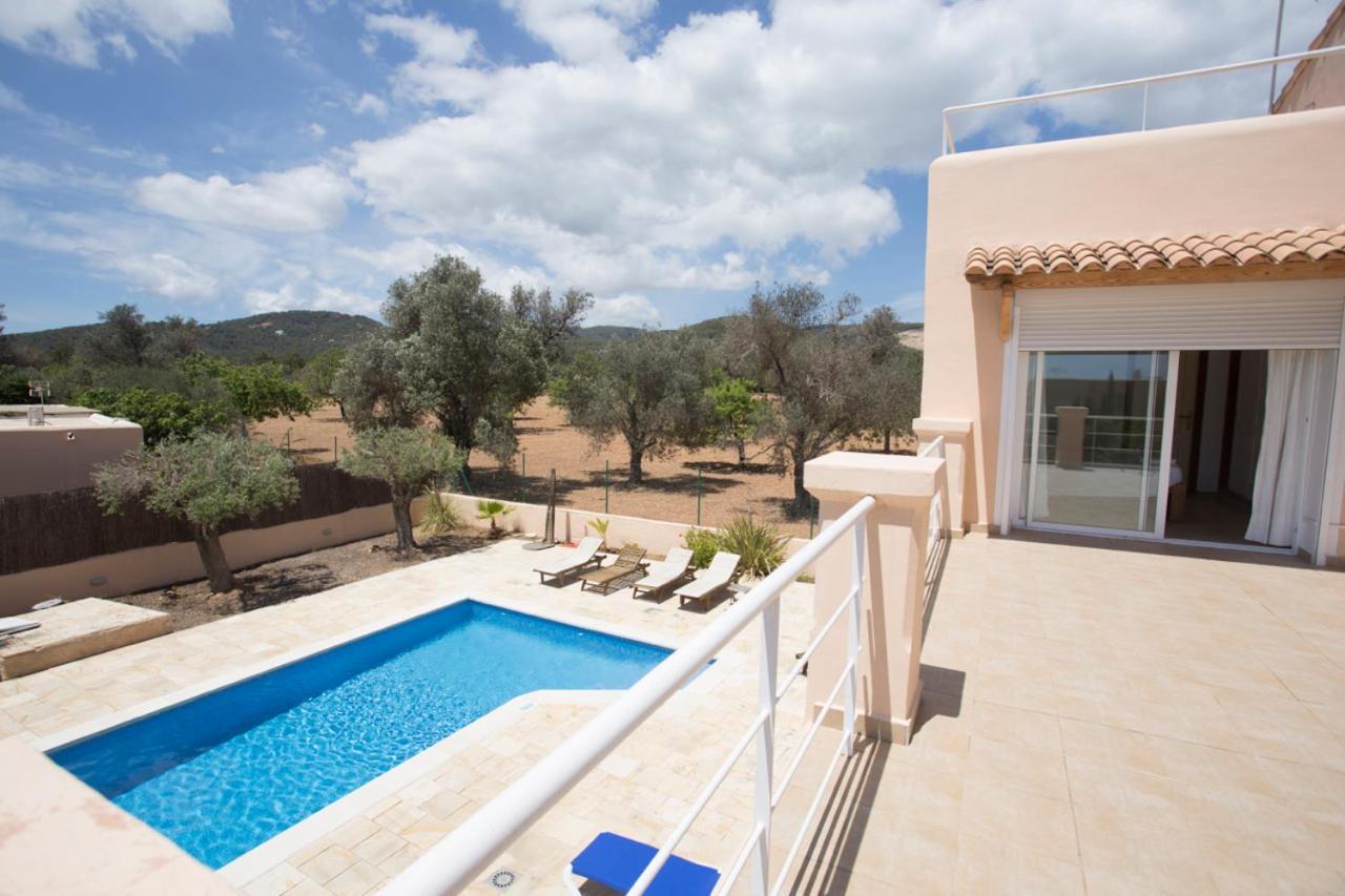 Villa Tom Is Near To Playa Den Bossa Sant Jordi de ses Salines 外观 照片